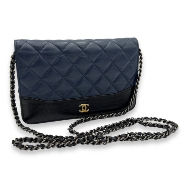 Gabrielle Blue Wallet On Chain in Calfskin, Gold hardware - Image 10