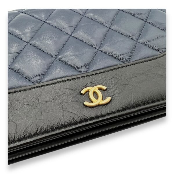 Gabrielle Blue Wallet On Chain in Calfskin, Gold hardware - Image 6