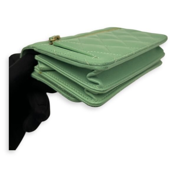 CC Wallet On Chain Green in Lambskin, Gold hardware - Image 11