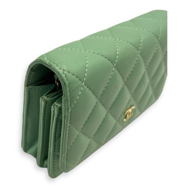 CC Wallet On Chain Green in Lambskin, Gold hardware - Image 17