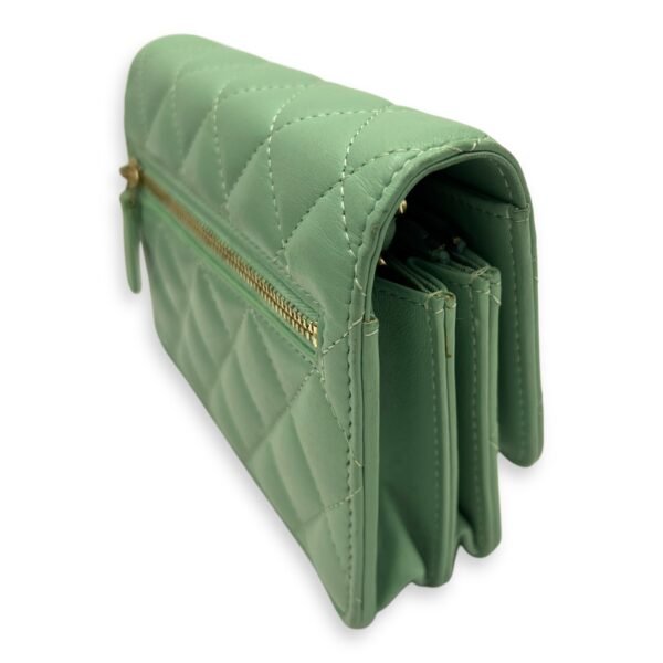 CC Wallet On Chain Green in Lambskin, Gold hardware - Image 18