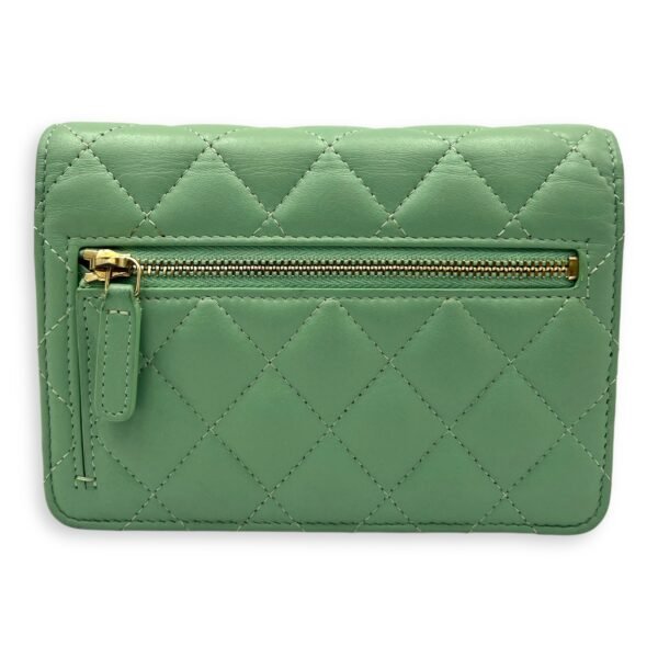 CC Wallet On Chain Green in Lambskin, Gold hardware - Image 2