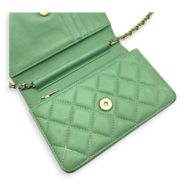 CC Wallet On Chain Green in Lambskin, Gold hardware - Image 21
