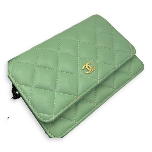 CC Wallet On Chain Green in Lambskin, Gold hardware - Image 27