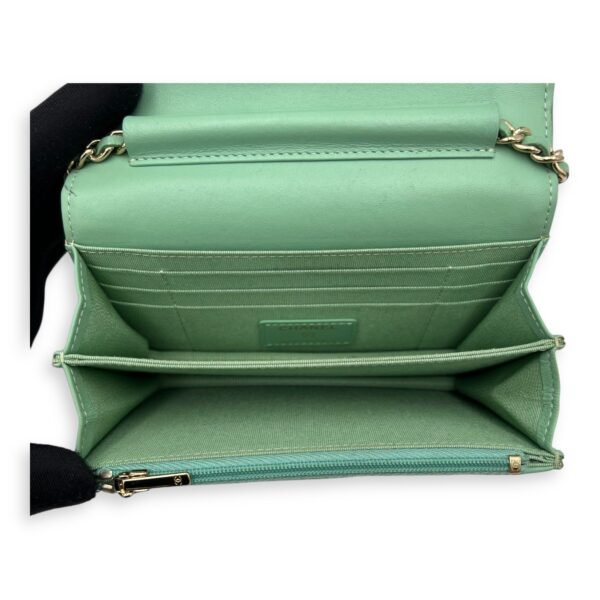 CC Wallet On Chain Green in Lambskin, Gold hardware - Image 6