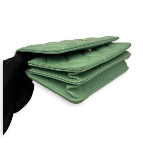 CC Wallet On Chain Green in Lambskin, Gold hardware - Image 9