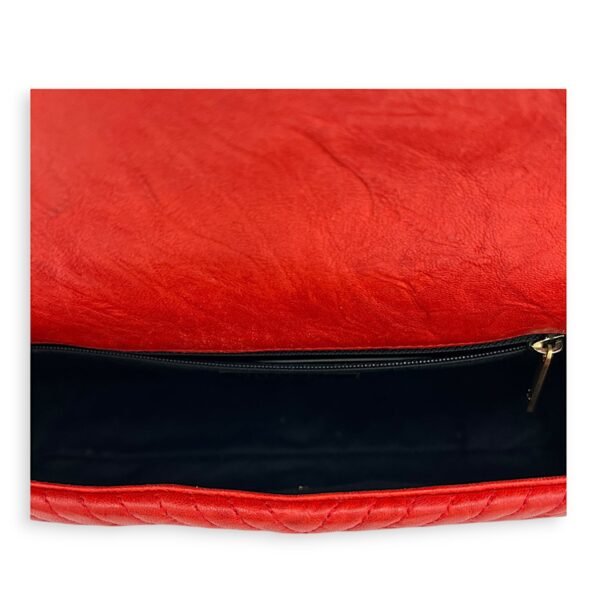 Chevron Classic Flap Red Shoulder Bag in Calfskin, Gold hardware - Image 6
