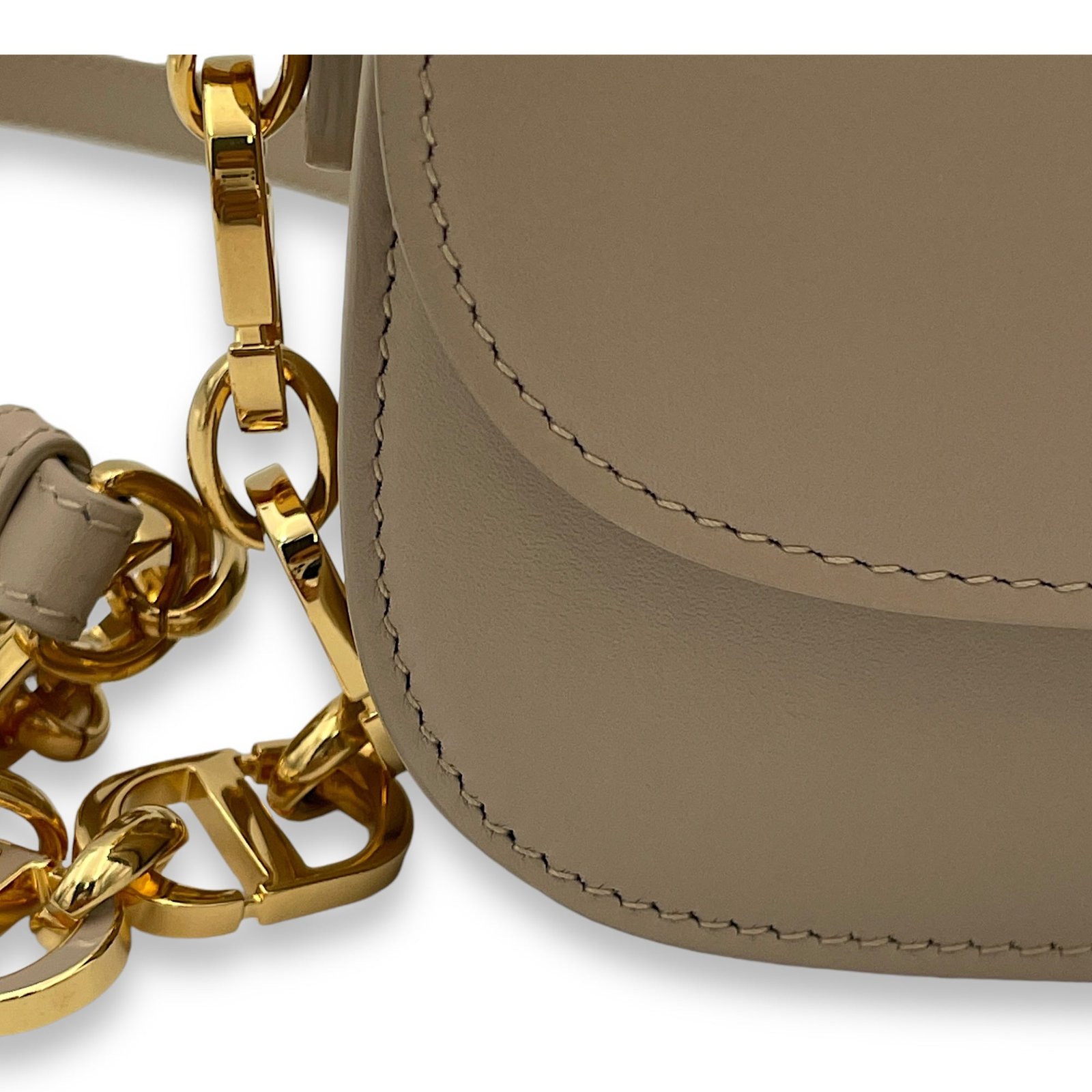 30 Montaigne Avenue Small Crossbody bag in Calfskin, Gold Hardware - Image 10