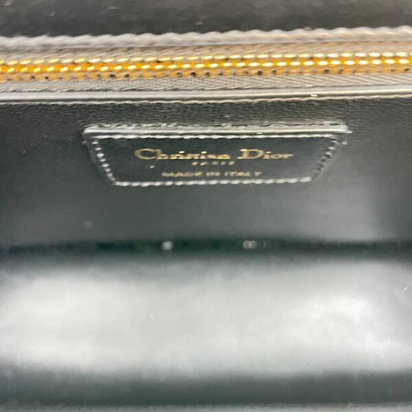 30 Montaigne Medium Black Shoulder Bag in Box Calfskin, Gold hardware - Image 7