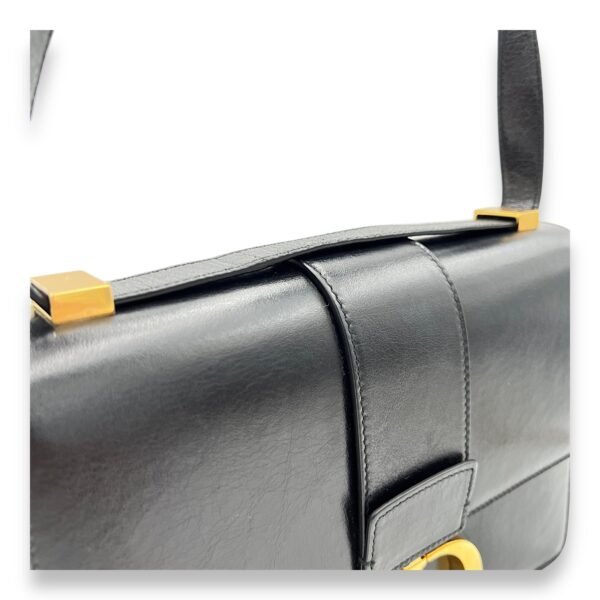 30 Montaigne Medium Shoulder bag in Calfskin, Gold Hardware - Image 5