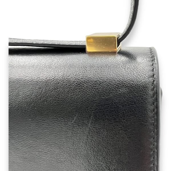 30 Montaigne Medium Shoulder bag in Calfskin, Gold Hardware - Image 8