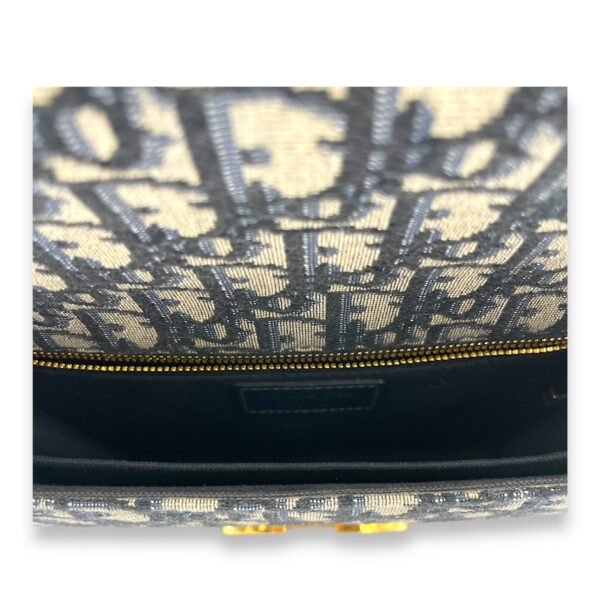 30 Montaigne Medium Shoulder bag in Jacquard, Gold Hardware - Image 11