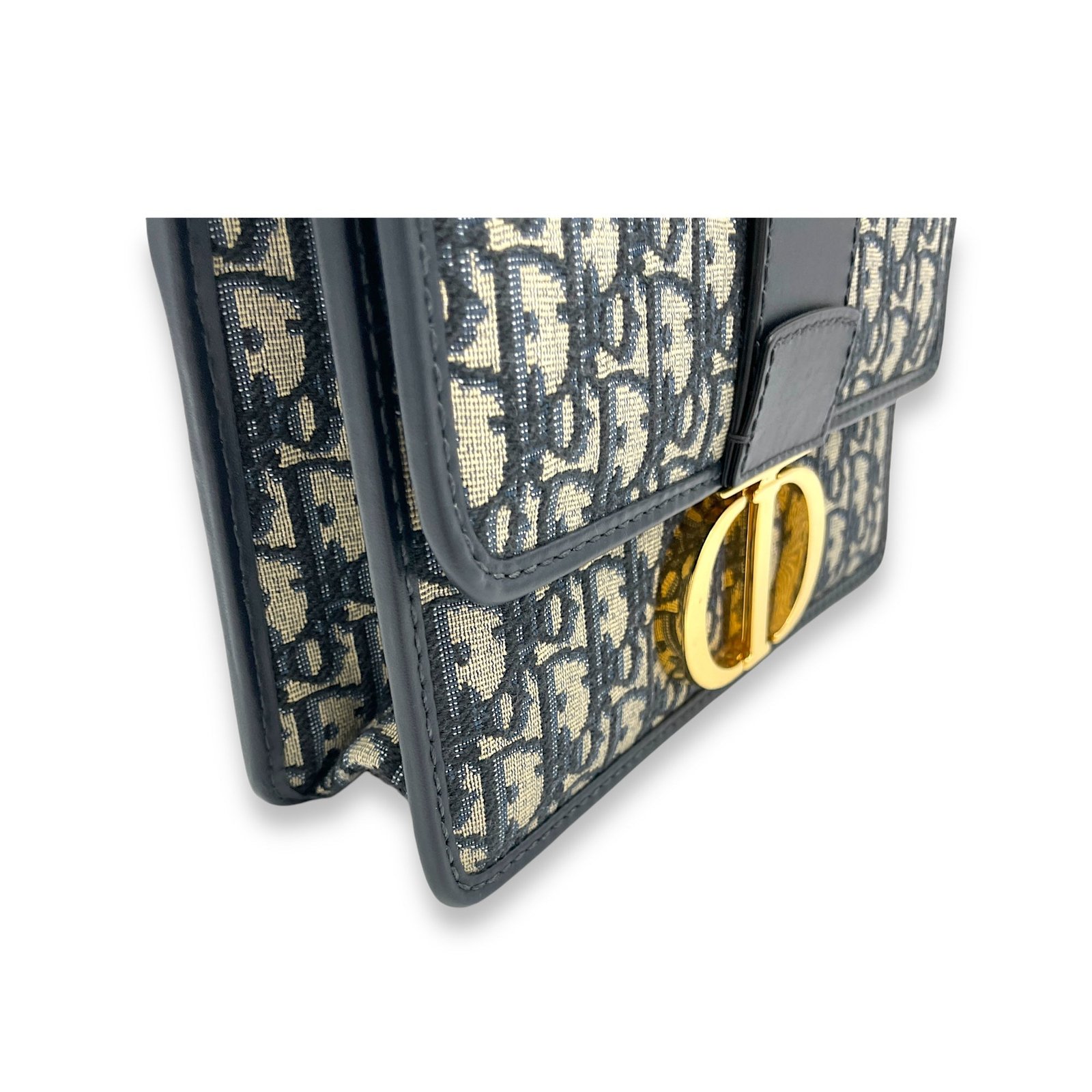30 Montaigne Shoulder bag in Jacquard, Gold Hardware - Image 10