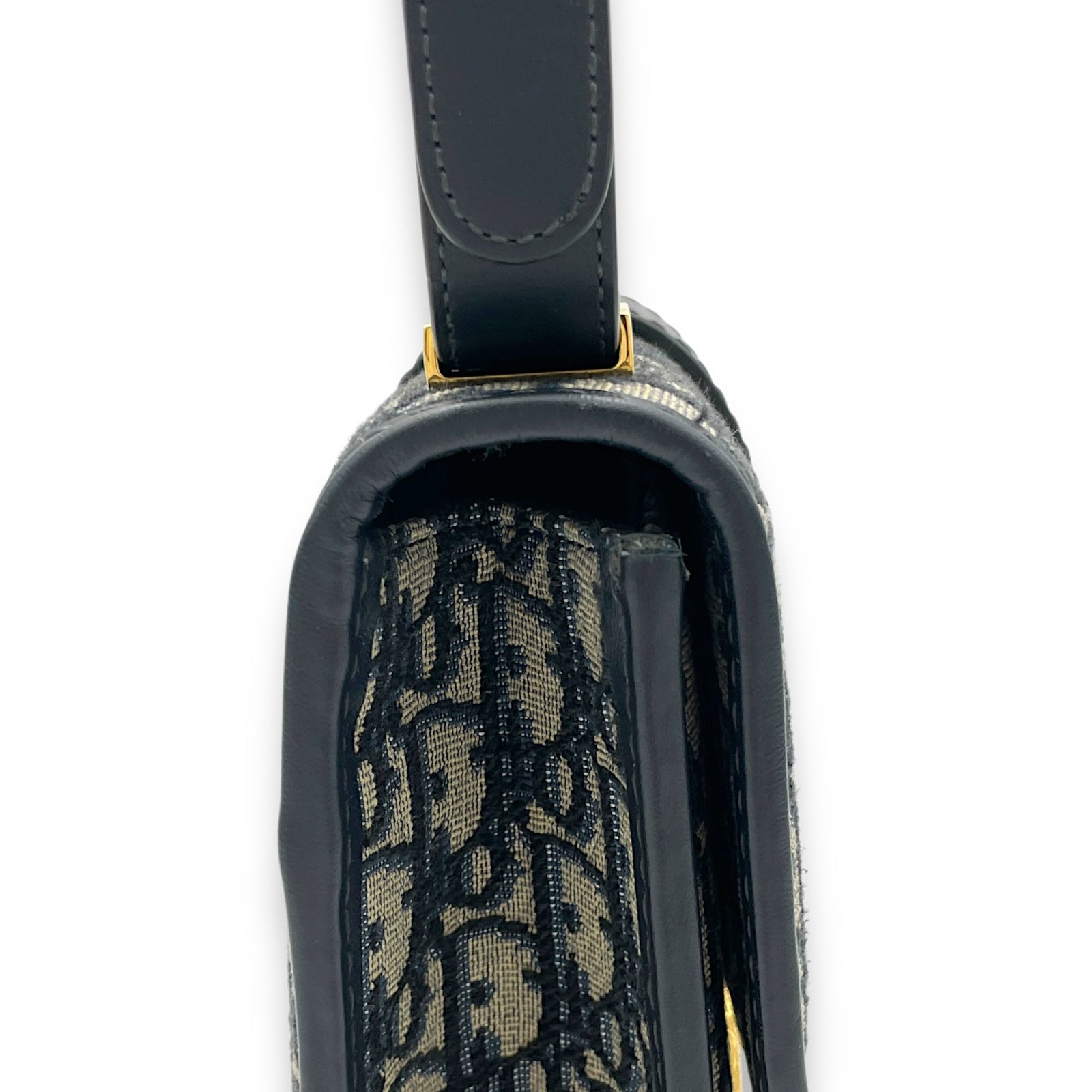 30 Montaigne Shoulder bag in Jacquard, Gold Hardware - Image 8