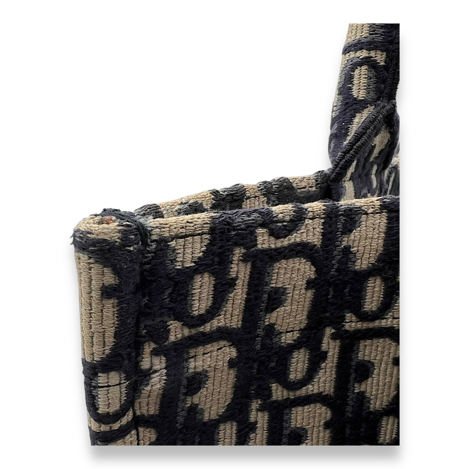 Book Tote Medium Tote bag in Jacquard, N/A Hardware - Image 11