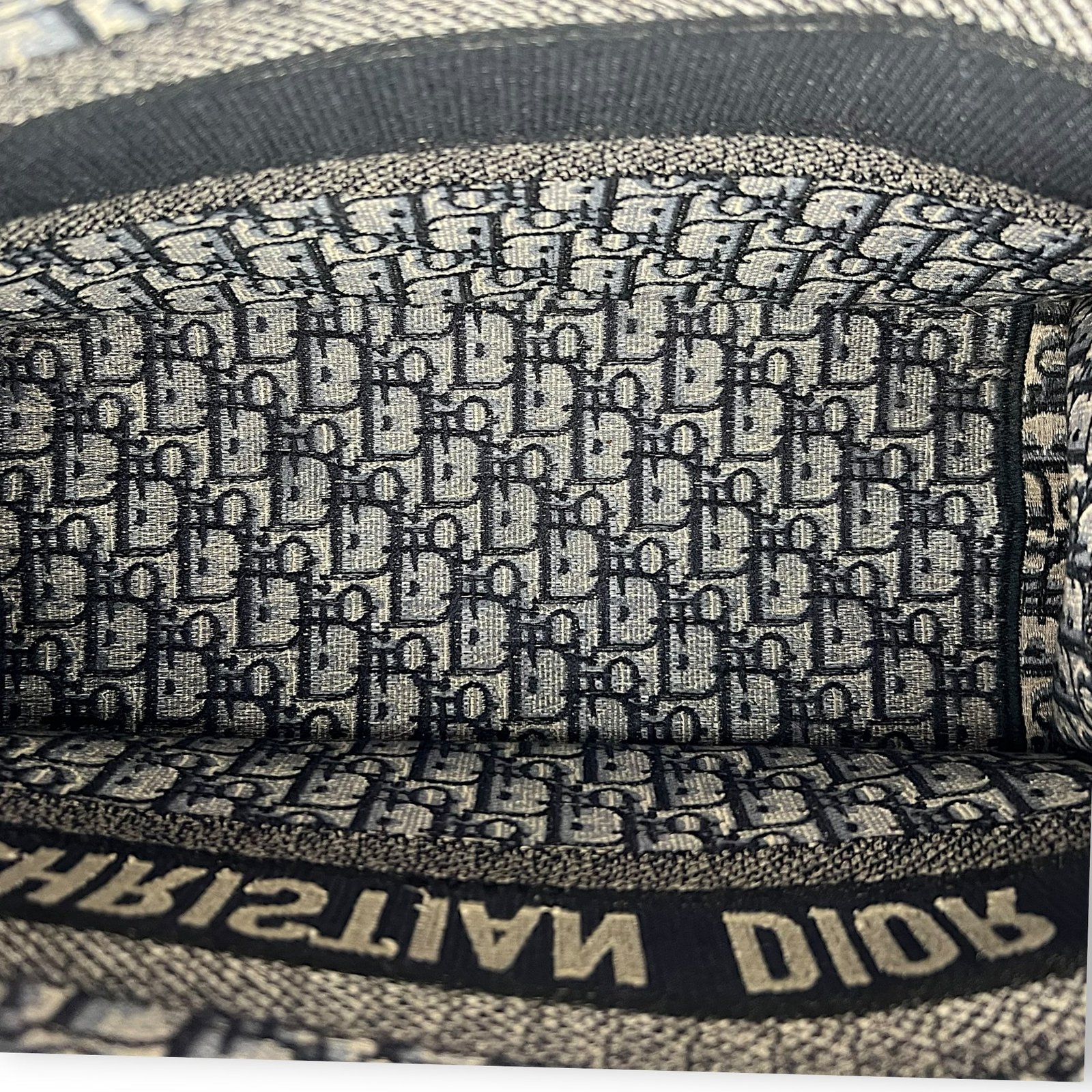 Book Tote Medium Tote bag in Jacquard, N/A Hardware - Image 14