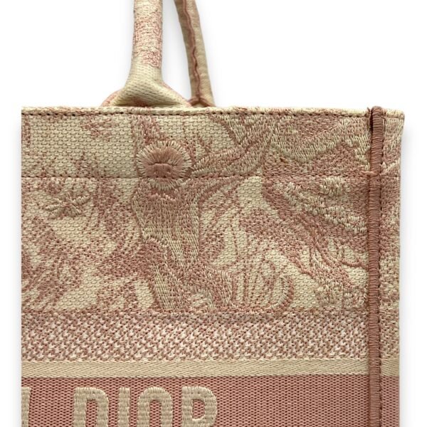Book Tote Medium Tote bag in Jacquard, N/A Hardware - Image 10