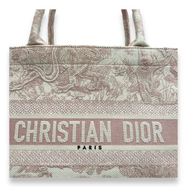 Book Tote Medium Tote bag in Jacquard, N/A Hardware - Image 7
