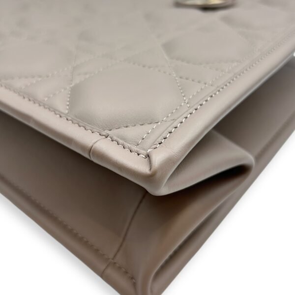 Book Tote Medium Warm Taupe Crossbody Bag in Macrocannage Calfskin, Gold hardware - Image 4
