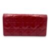Cannage Red Wallet On Chain in Patent Leather, Silver hardware - Image 2