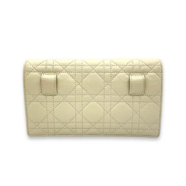 Dior Caro  Pouch White in Calfskin, Gold hardware - Image 2