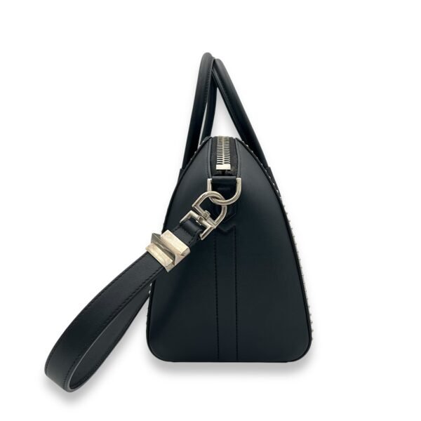 Antigona Medium Black Top Handle Bag in Calfskin, Silver hardware - Image 4