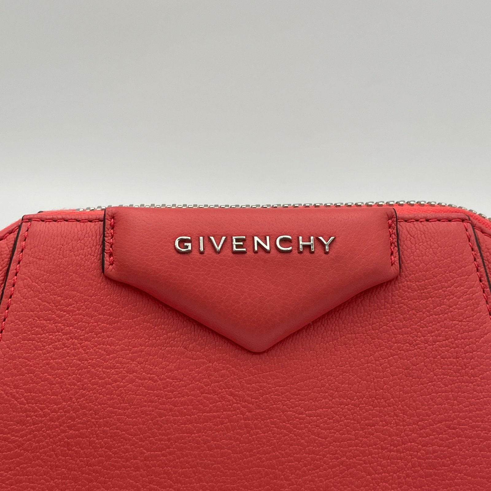 Antigona Nano Pink Crossbody Bag in Calfskin, Silver hardware - Image 7