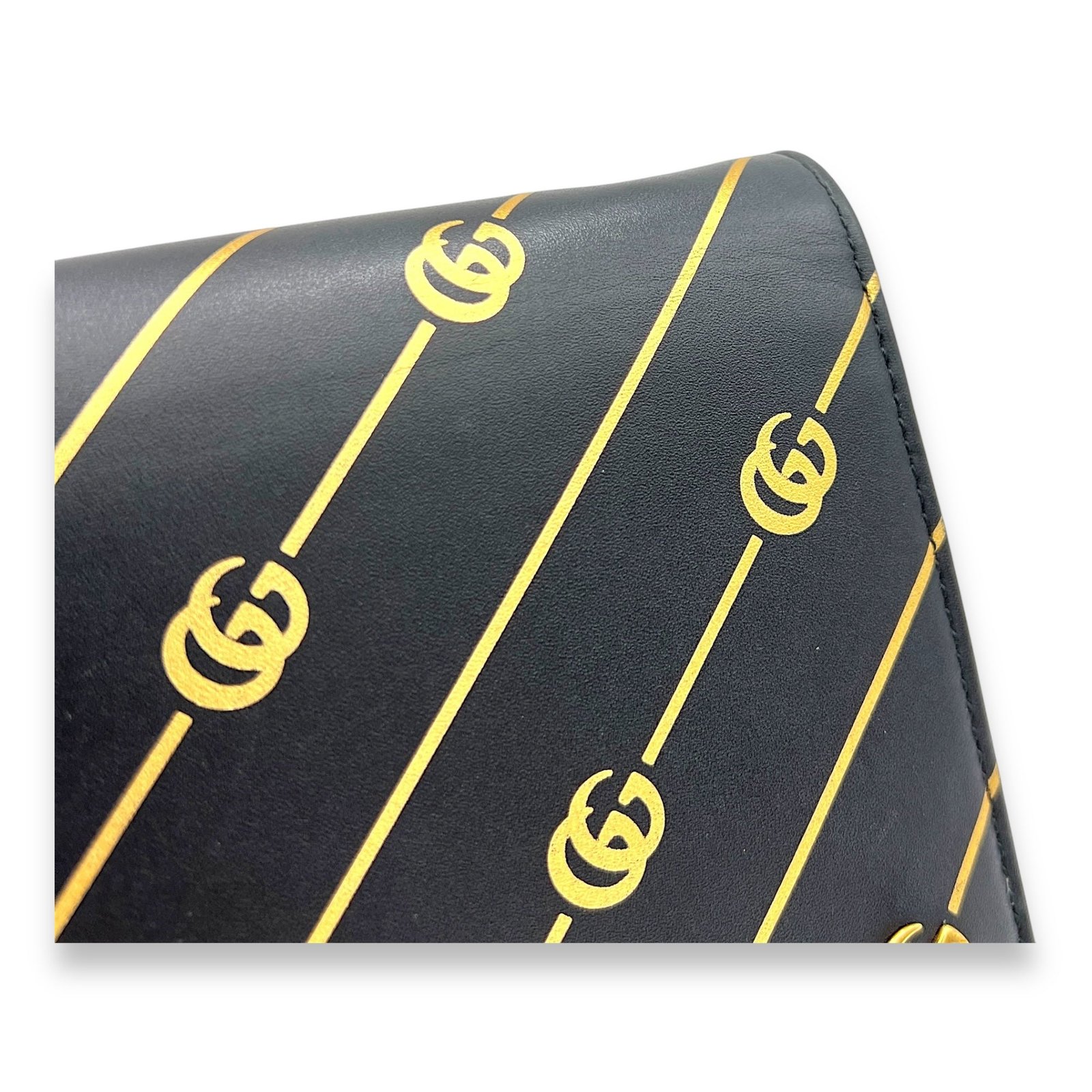 GG Black Wallet On Chain in Calfskin, Gold hardware - Image 9