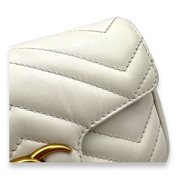 GG Marmont Super Mini White Crossbody Bag in Calfskin, Gold hardware - Image 8