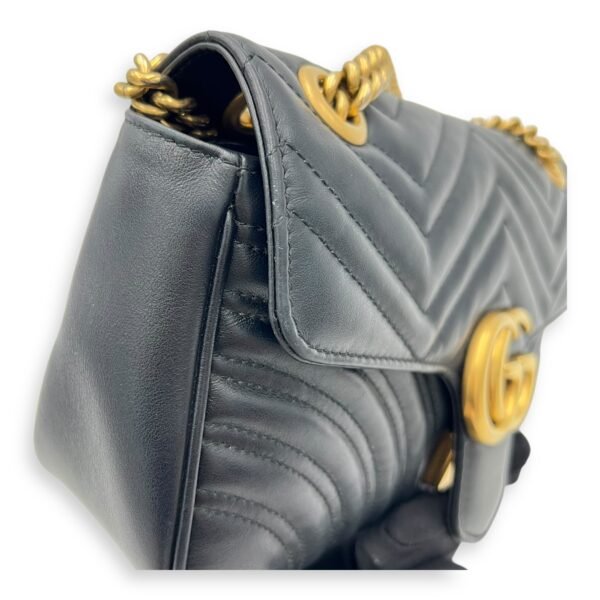 GG Marmont Shoulder Bag Medium Black in Calfskin, Gold hardware - Image 15