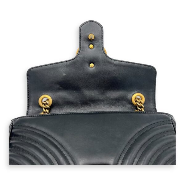 GG Marmont Shoulder Bag Medium Black in Calfskin, Gold hardware - Image 22