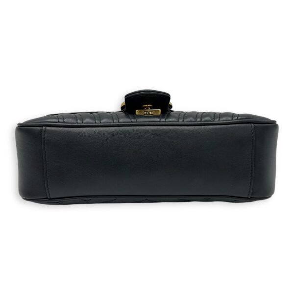 GG Marmont Shoulder Bag Medium Black in Calfskin, Gold hardware - Image 5