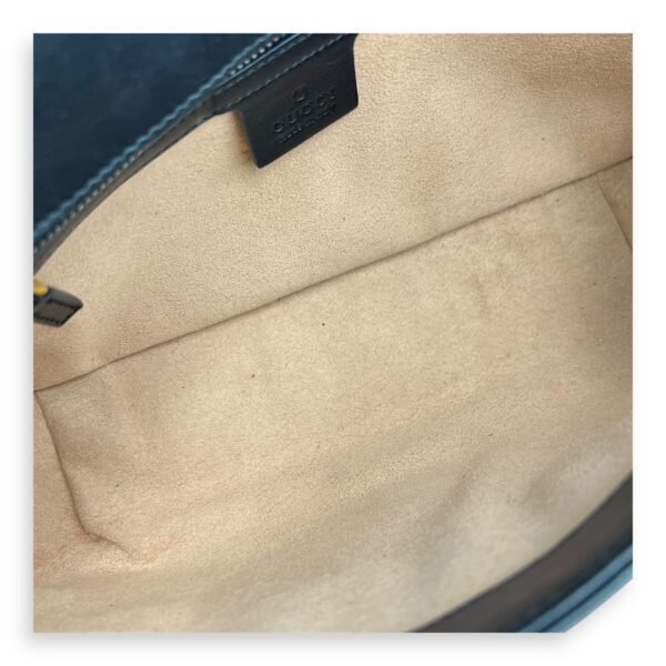 GG Marmont Shoulder Bag Medium Black in Calfskin, Gold hardware - Image 6