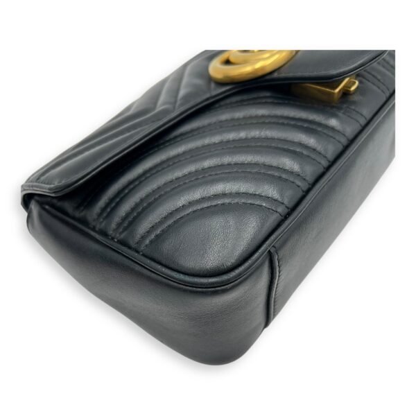 GG Marmont Shoulder Bag Medium Black in Calfskin, Gold hardware - Image 9