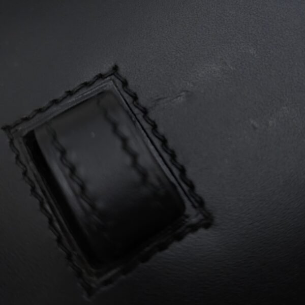 Baton De Craie 25 Black in Vache Hunter, Palladium hardware - Image 2