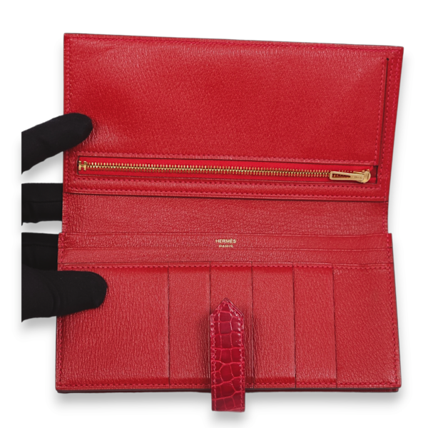 Bearn Bi-fold Braise Wallet in Shiny Alligator, Gold hardware - Image 3