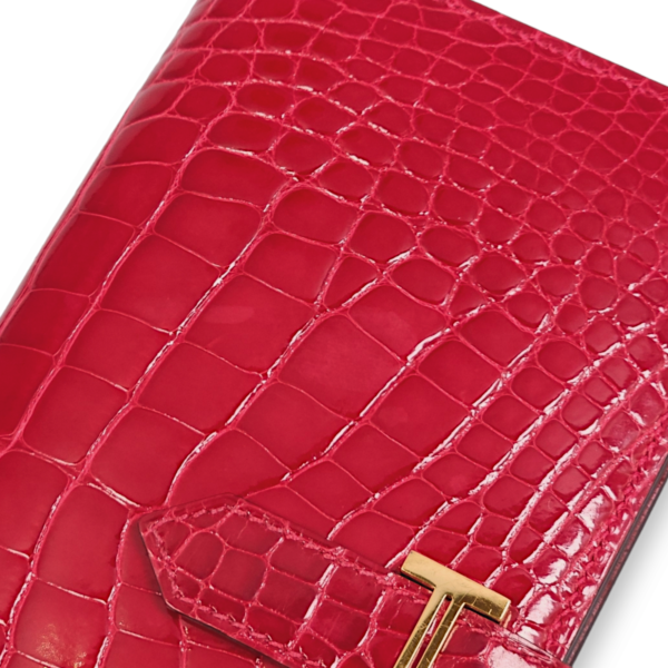 Bearn Bi-fold Braise Wallet in Shiny Alligator, Gold hardware - Image 4