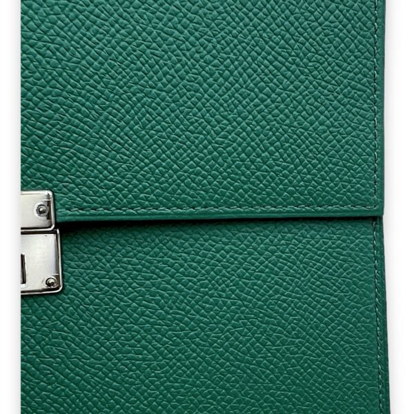 Clic H 16 Strap Green in Epsom, Palladium hardware - Image 7