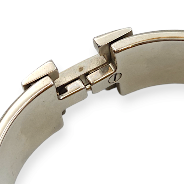 Clic H Medium Width Marron Bracelet in Enamel - Image 5
