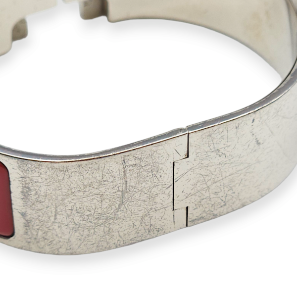 Clic H PM Rouge Bracelet in Enamel, Palladium hardware - Image 5
