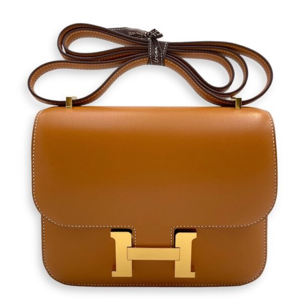 Constance 18 Naturel Sable Top Handle Bag in Veau Butler, Gold hardware