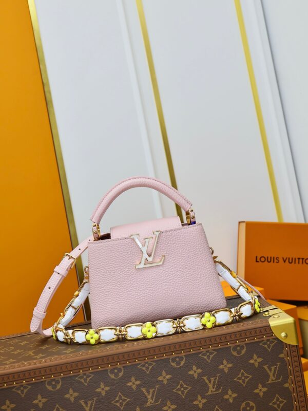 Louis Vuitton M56983  Capucines Mini