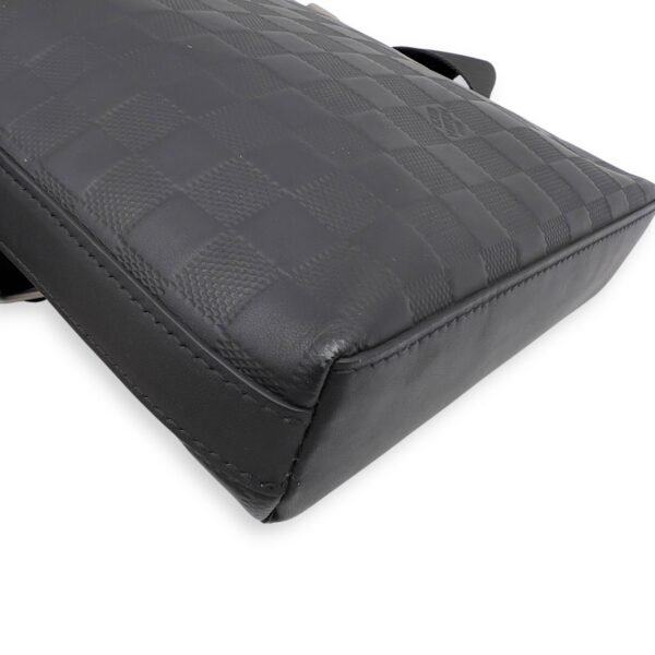 Discovery Messenger Black in Calfskin, Silver hardware - Image 18
