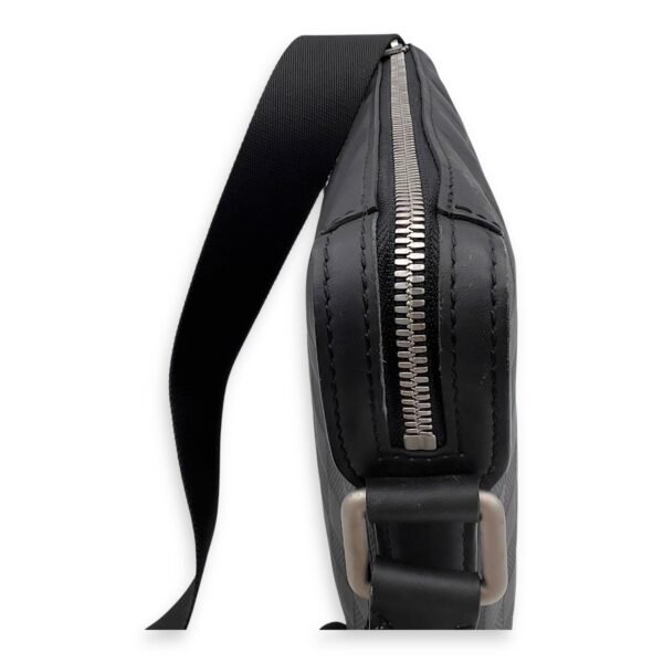 Discovery Messenger Black in Calfskin, Silver hardware - Image 20