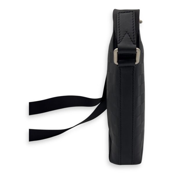 Discovery Messenger Black in Calfskin, Silver hardware - Image 3