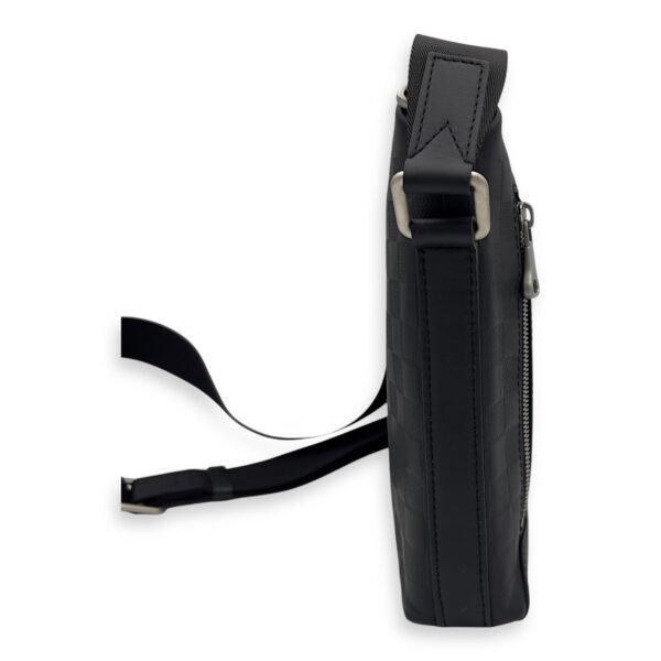 Discovery Messenger Black in Calfskin, Silver hardware - Image 4
