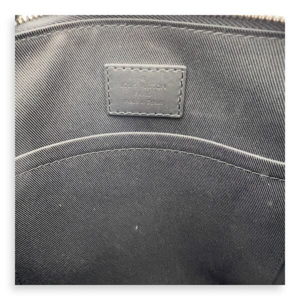 Discovery Messenger Black in Calfskin, Silver hardware - Image 8