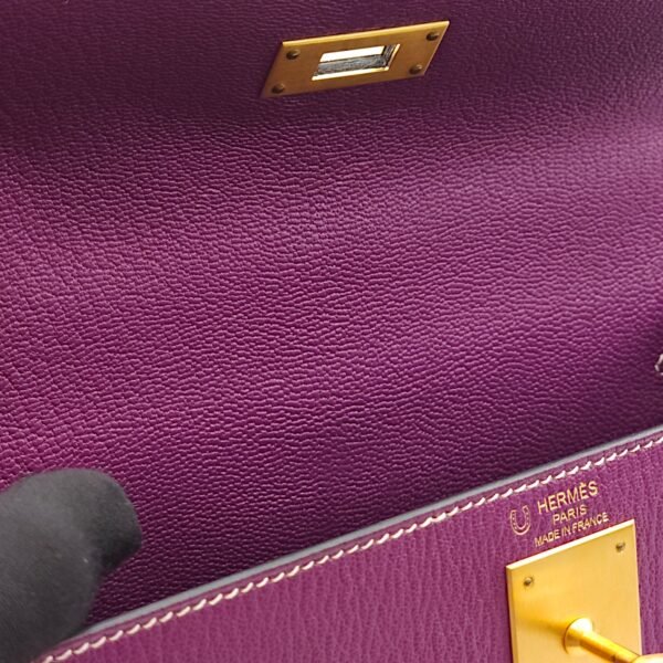 HSS Sellier Kelly 28 Anemone/Blue Sapphire in Chevre Mysore, Brushed Gold hardware - Image 8