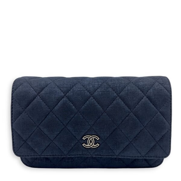 CC Blue Wallet On Chain in Nubuck, Silver hardware