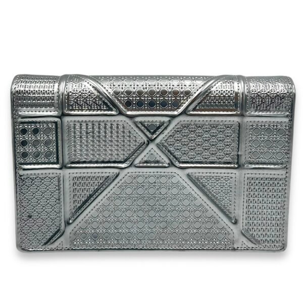 Diorama Wallet On Chain Silver in Calfskin, Silver hardware - Image 2